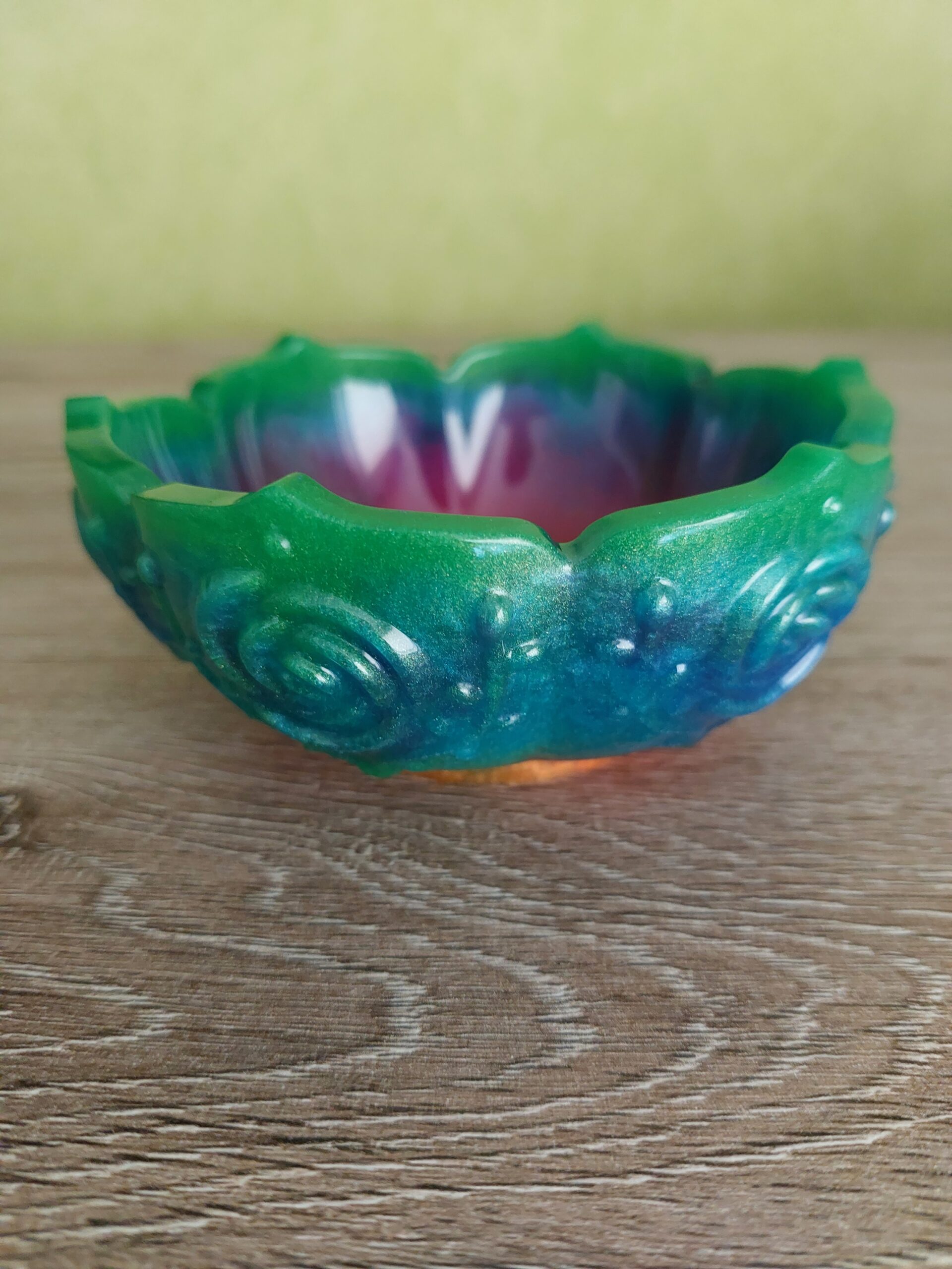 Decoratie kommetje gekleurd