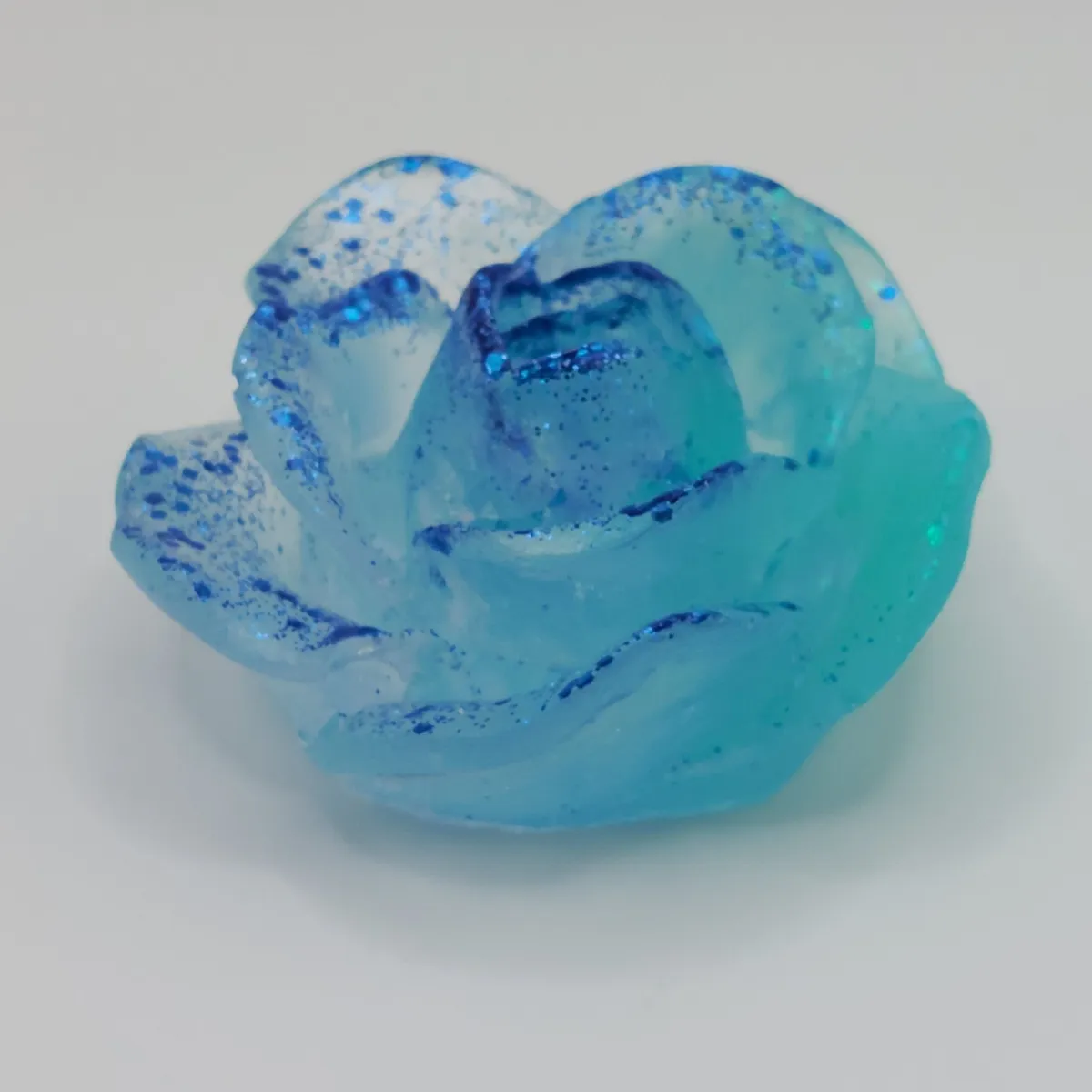 Epoxyroos in Blauwglitter