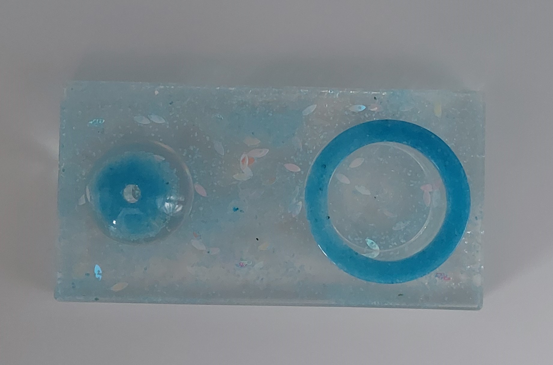 Zen in Blauw – Handgemaakte Epoxy Wierookhouder